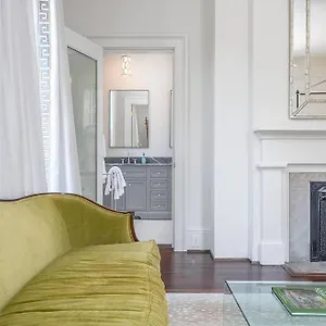Luxury Overlooking Taylor Square - House On Taylor Square Savannah