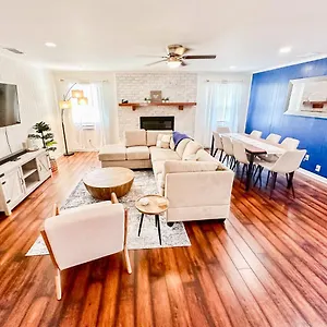 Cozy Oasis 15min To Dt & Tybee, Away From - The Nest Savannah